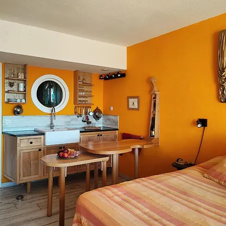 Au Bois Joli, Village Naturiste - Grande Terrasse Face A La Apartment *